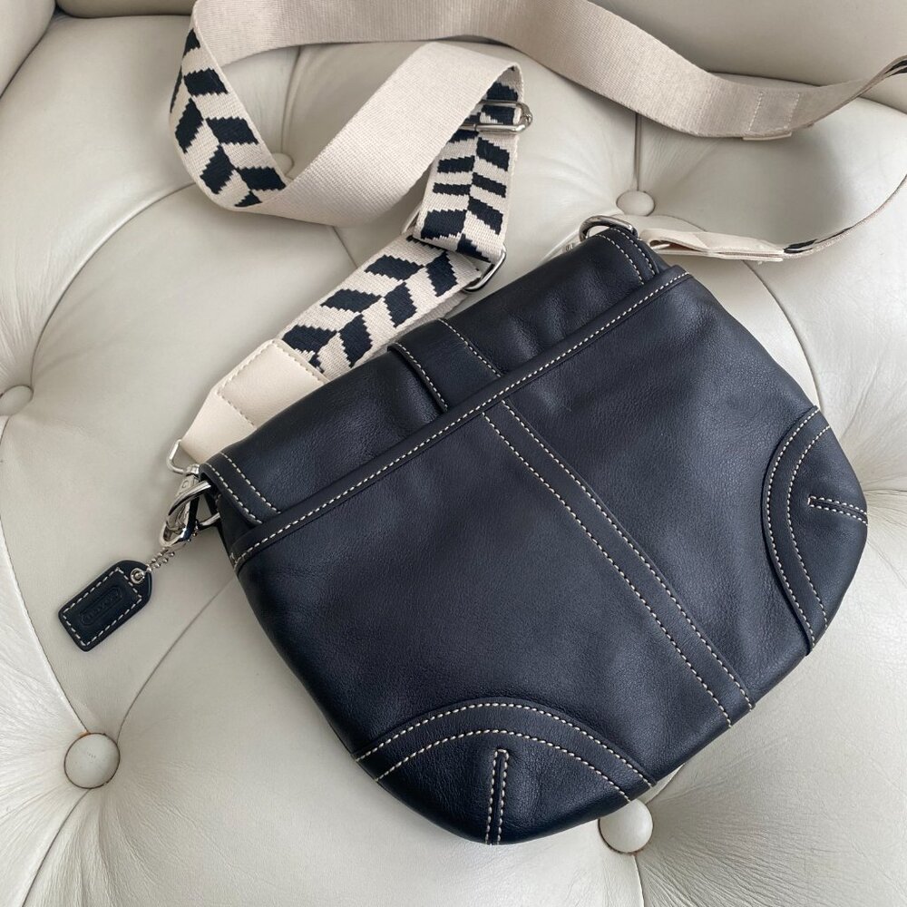SOLD!!! Vintage Coach Soho Flap Bag 7843 | Black Glove-Tanned Leather | Y2K - Picture 6 of 9